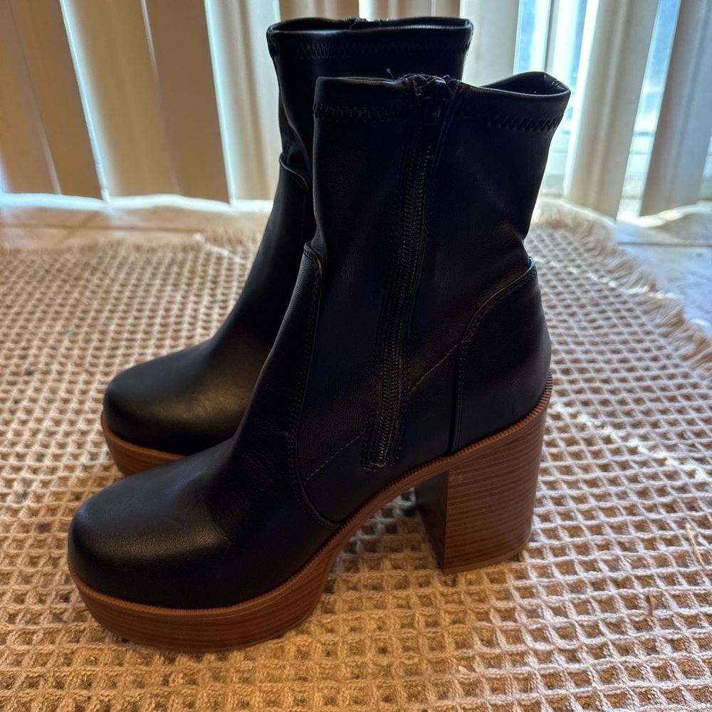 Soda Black Heeled Boots with Brown Sole